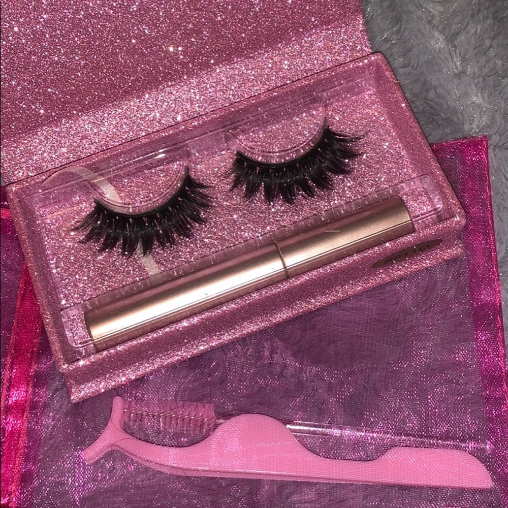 Magnetic Lashes 😌✨ - Picture 2 of 3